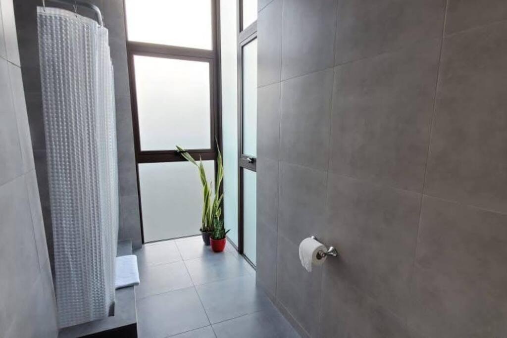 Apartment Dn2a-great Location With Patio And Pool