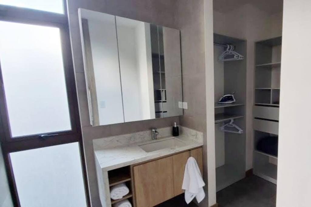 Dn2a-great Location With Patio And Pool * Guatemala City