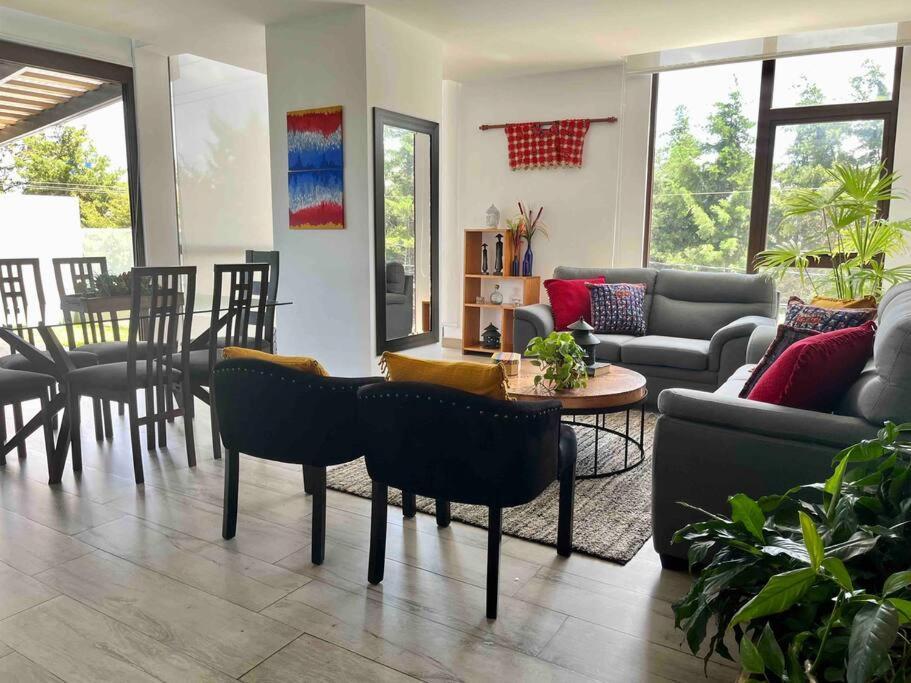 Dn2a-great Location With Patio And Pool Apartment Guatemala City
