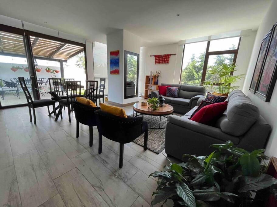 Dn2a-great Location With Patio And Pool Apartment Guatemala City