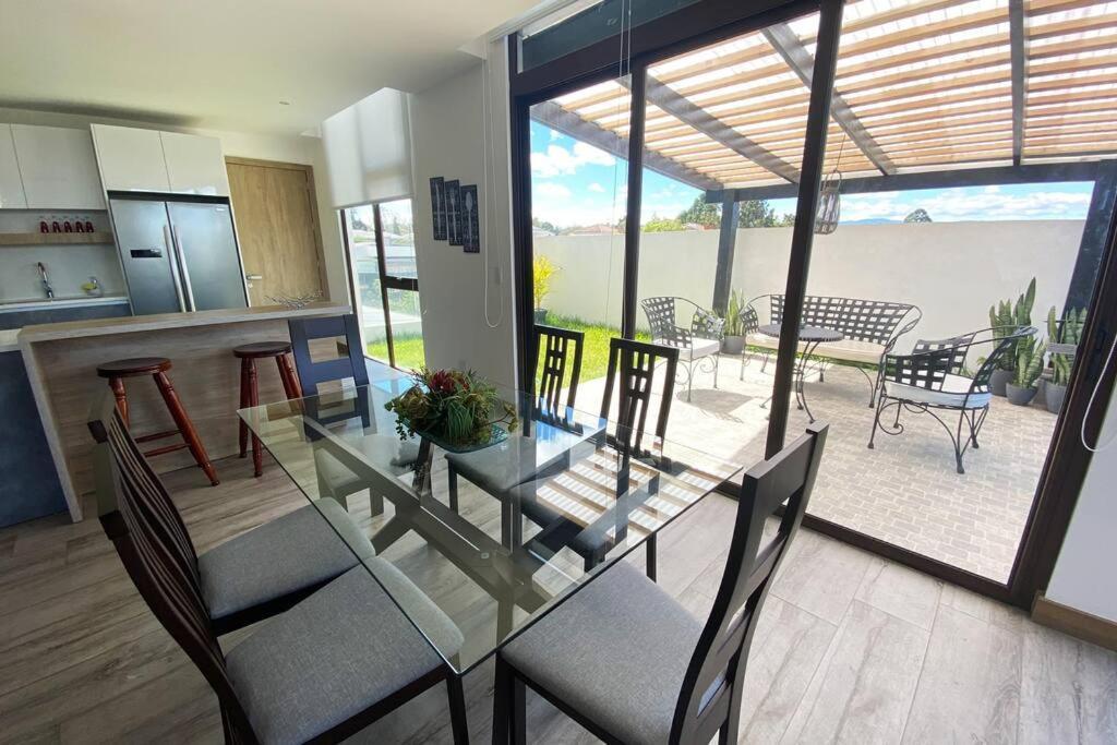 Apartment Dn2a-great Location With Patio And Pool *